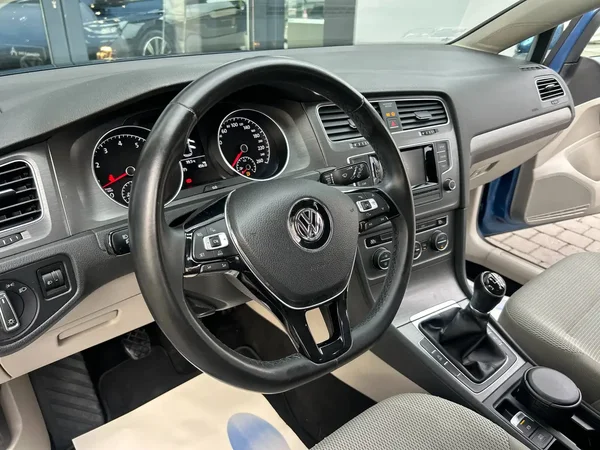 Volkswagen Golf (2013) — foto 2 van 19