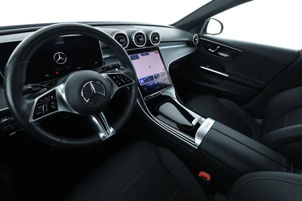 Mercedes-Benz C-Klasse (2024) — foto 2 van 16