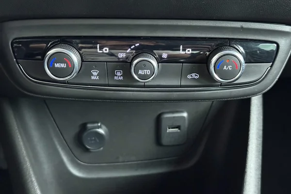 Opel Crossland (2023) — foto 14 van 25