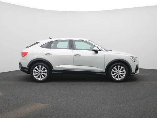 Audi Q3 (2022) — foto 37 van 40