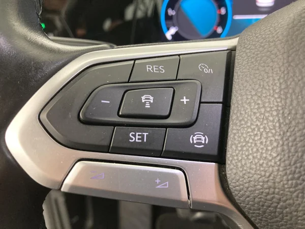 VOLKSWAGEN Golf Variant VIII (2021) — foto 3 van 36