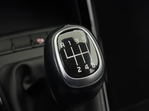 KIA Stonic (2024) — foto 4 van 26