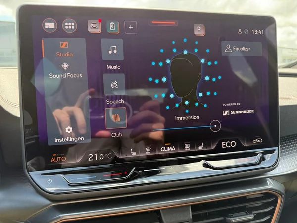 CUPRA Formentor e-Hybrid (PHEV) (2025) — foto 2 van 20