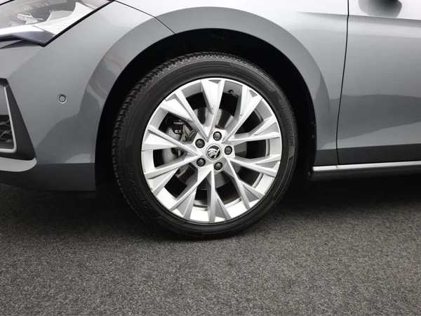 SKODA Superb SW (2025) — foto 5 van 23
