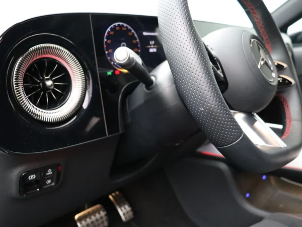 Mercedes-Benz CLA (2026) — foto 3 van 31