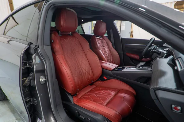 Peugeot 508 PHEV (2022) — foto 7 van 64
