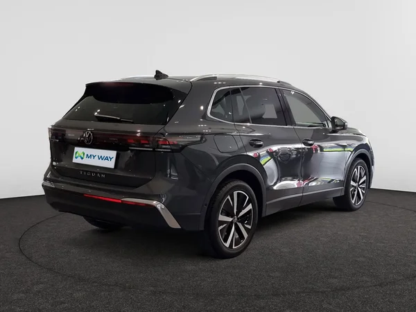 VOLKSWAGEN Tiguan (2025) — foto 8 van 15