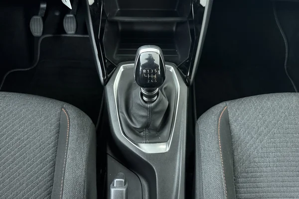 Peugeot 2008 (2025) — foto 4 van 16