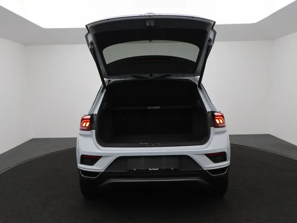 Volkswagen T-Roc (2021) — foto 21 van 30