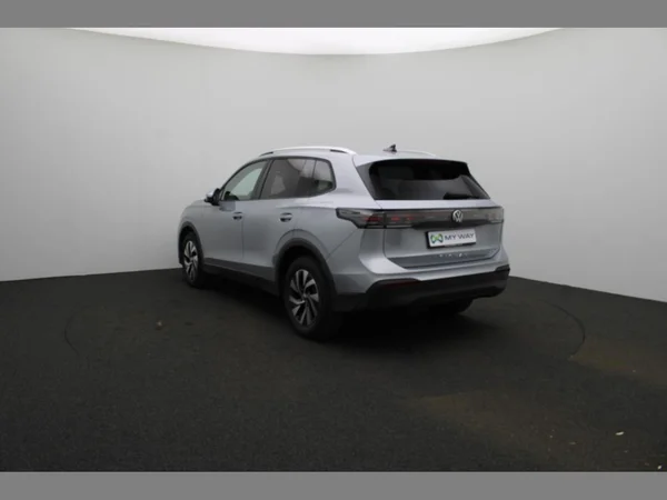 VOLKSWAGEN Tiguan (2026) — foto 8 van 15