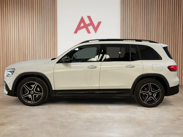 Mercedes-Benz GLB-180 (2021) — foto 2 van 31