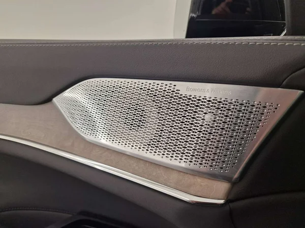 Volvo EX90 (2025) — foto 9 van 17