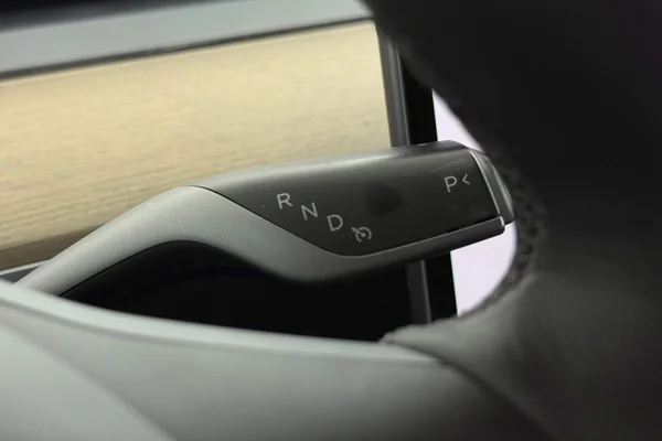 Tesla Model 3 (2023) — foto 14 van 36