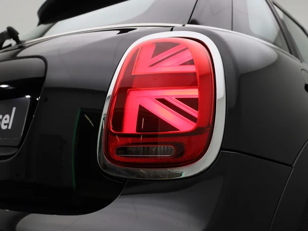 MINI One (2022) — foto 22 van 35