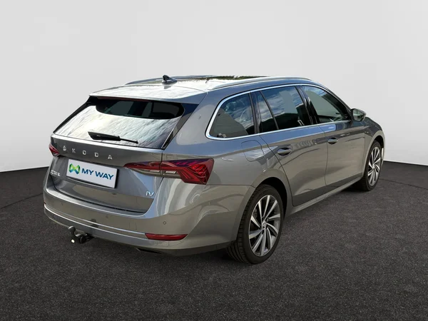 SKODA Octavia Combi (2024) — foto 2 van 22