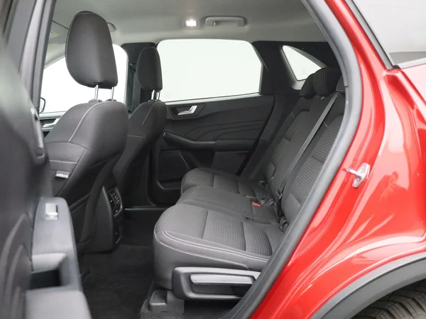 Ford Kuga (2022) — foto 4 van 38