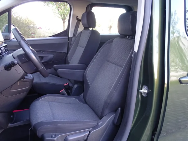 Opel Combo Life (2024) — foto 3 van 27