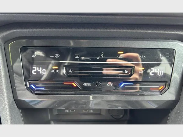 Volkswagen TIGUAN (2022) — foto 11 van 37