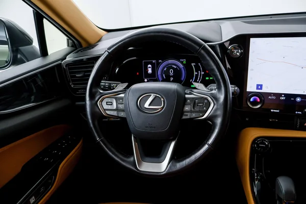 Lexus NX 450h+ (2023) — foto 10 van 60