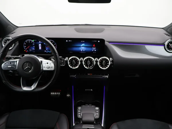 MERCEDES-BENZ GLA 200 (2022) — foto 4 van 29