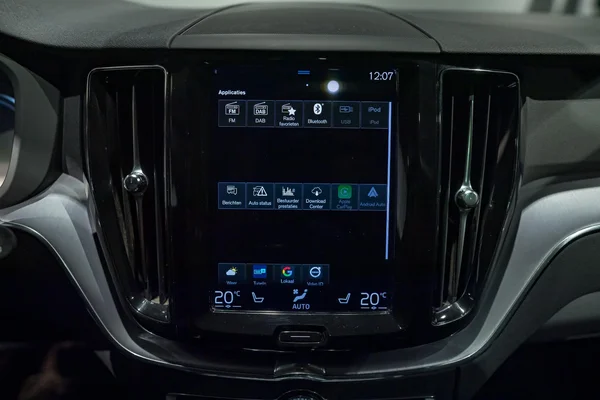 Volvo XC60 (2020) — foto 18 van 32