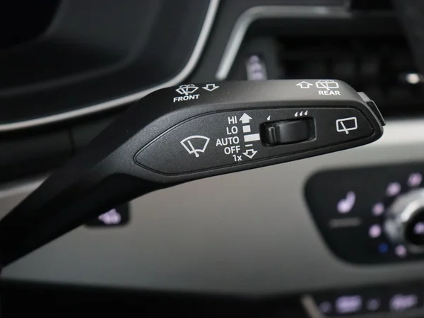 AUDI A4 (2024) — foto 15 van 29