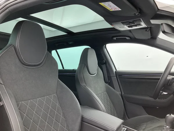 SKODA Superb Combi (2023) — foto 16 van 31