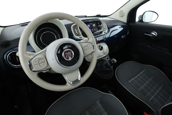 Fiat 500 (2018) — foto 2 van 16