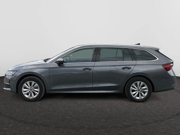 SKODA Octavia Combi (2025) — foto 12 van 24