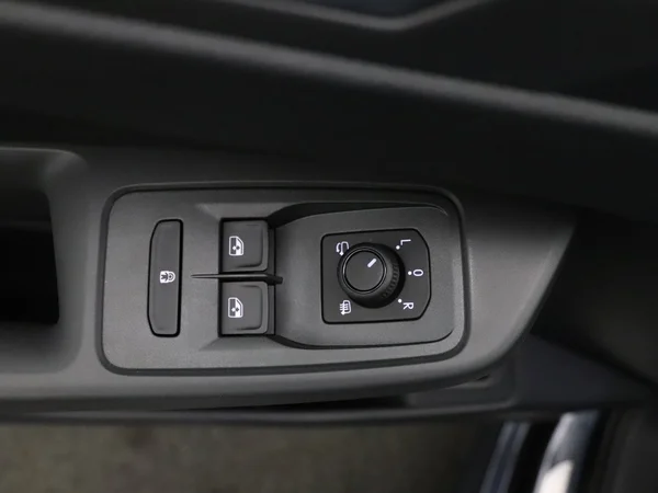 VOLKSWAGEN Caddy Maxi eHybrid (2025) — foto 4 van 19