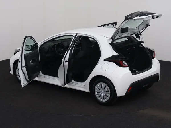 TOYOTA Yaris (2021) — foto 24 van 25