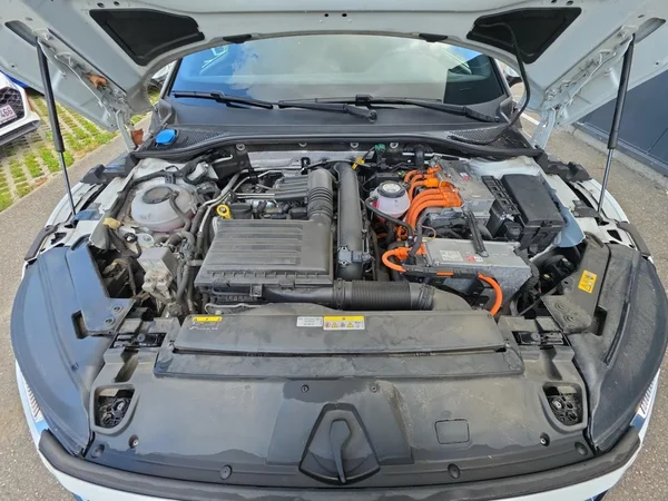 VOLKSWAGEN Arteon eHybrid (PHEV) (2022) — foto 15 van 24