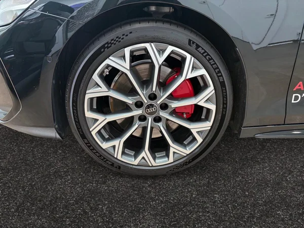 AUDI A6 e-hybrid (PHEV) (2026) — foto 12 van 15