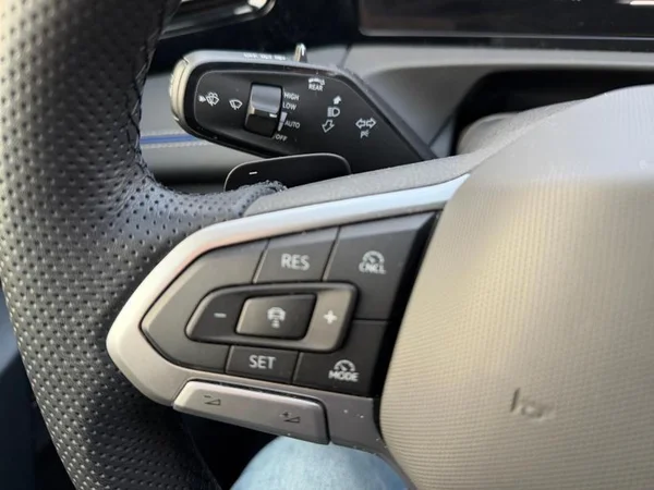 VOLKSWAGEN Tiguan (2024) — foto 26 van 27