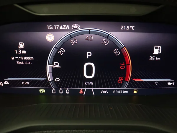 SKODA Karoq (2025) — foto 5 van 18