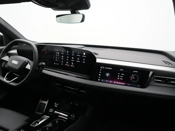 AUDI Q6 Sportback e-tron (2025) — foto 16 van 41