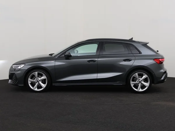 AUDI A3 Sportback (2025) — foto 13 van 18