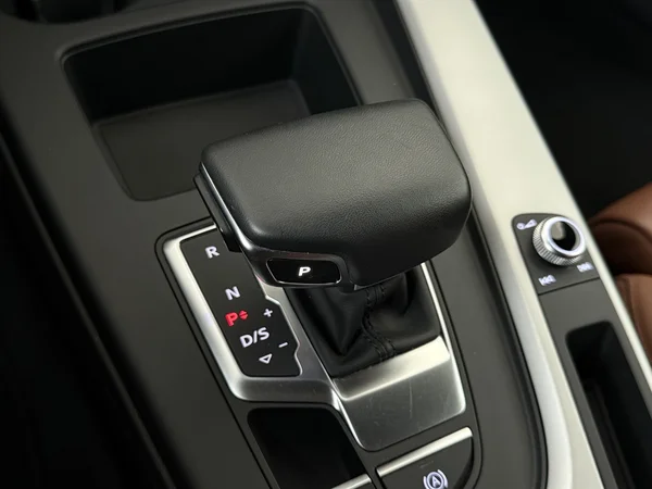 AUDI A4 (2023) — foto 4 van 30
