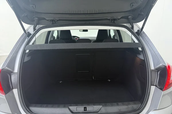 Peugeot 308 (2020) — foto 21 van 25
