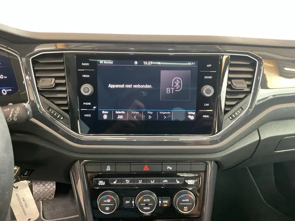 VOLKSWAGEN T-Roc (2019) — foto 5 van 21