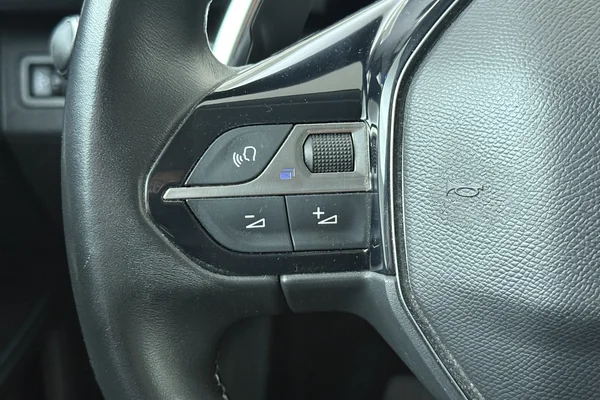 Peugeot 5008 (2021) — foto 6 van 20