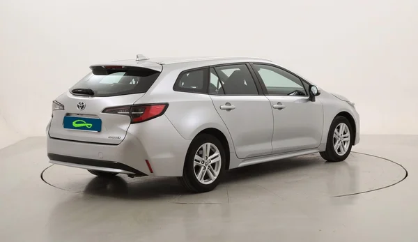 Toyota Corolla Hatchback Hybrid (HEV) (2022) — foto 19 van 23