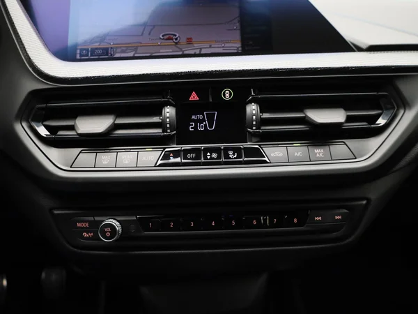 BMW 1 Reeks (2022) — foto 9 van 40