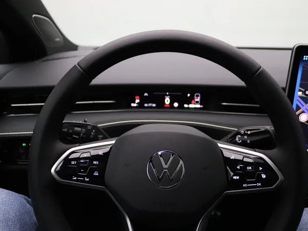 VOLKSWAGEN ID.7 Tourer (2025) — foto 6 van 17
