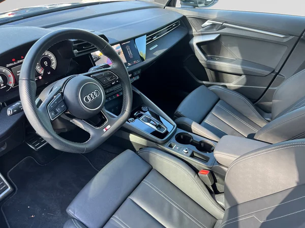 AUDI A3 Allstreet (2025) — foto 2 van 18