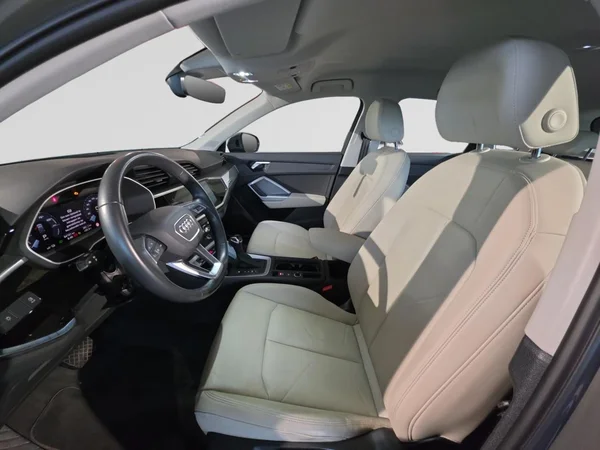 AUDI Q3 PHEV (2021) — foto 22 van 23