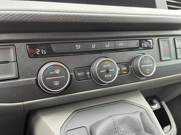 VOLKSWAGEN Transporter T6.1 1400 Caravelle Lwb Dsl (2024) — foto 9 van 21