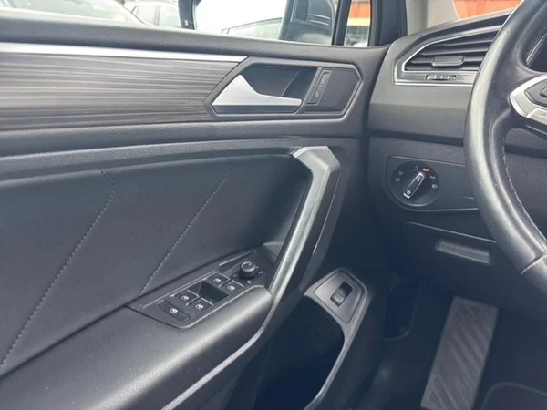 VOLKSWAGEN Tiguan Allspace Dsl (2022) — foto 9 van 20