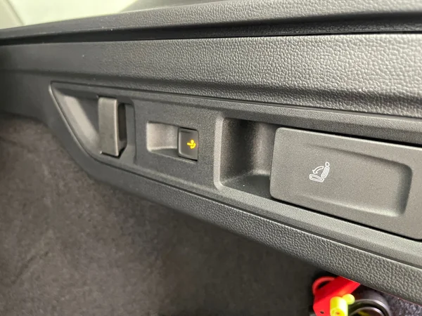 SKODA Superb Combi (2025) — foto 6 van 16