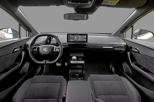 MG MG4 (2024) — foto 2 van 5